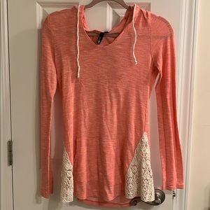 Super cute hooded sweater top 💋💗